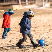 La Défenseure des droits veut intégrer l’accès aux loisirs dans le projet pour l’enfant