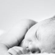 Mort subite du nourrisson :  la piste de la responsabilité d’une enzyme