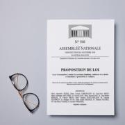 Répit, actes usuels, contrôles : une proposition de loi pour les assistants familiaux