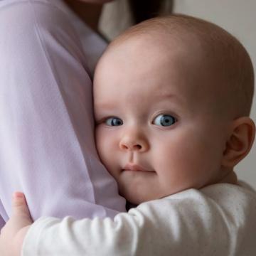 Être mère de famille monoparentale et pouvoir faire garder son enfant chez une assistante maternelle, une opportunité pour réussir son parcours en insertion.